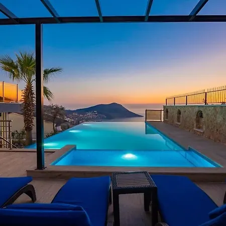 Willa Fantastic Kalkan With Heated Infinity Pool & Amazing Sea Views