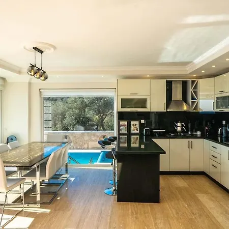 Fantastic Kalkan With Heated Infinity Pool & Amazing Sea Views Willa *