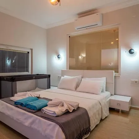 Willa Fantastic Kalkan With Heated Infinity Pool & Amazing Sea Views *